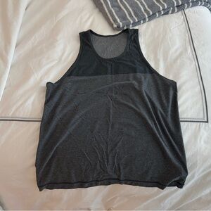 Vuori Gray Mesh Performance Tank Top Size Medium